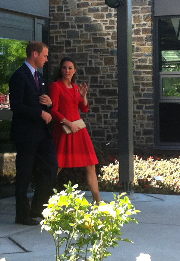 Prince William and Kate greeting fans at Calgary Zoo, 2012